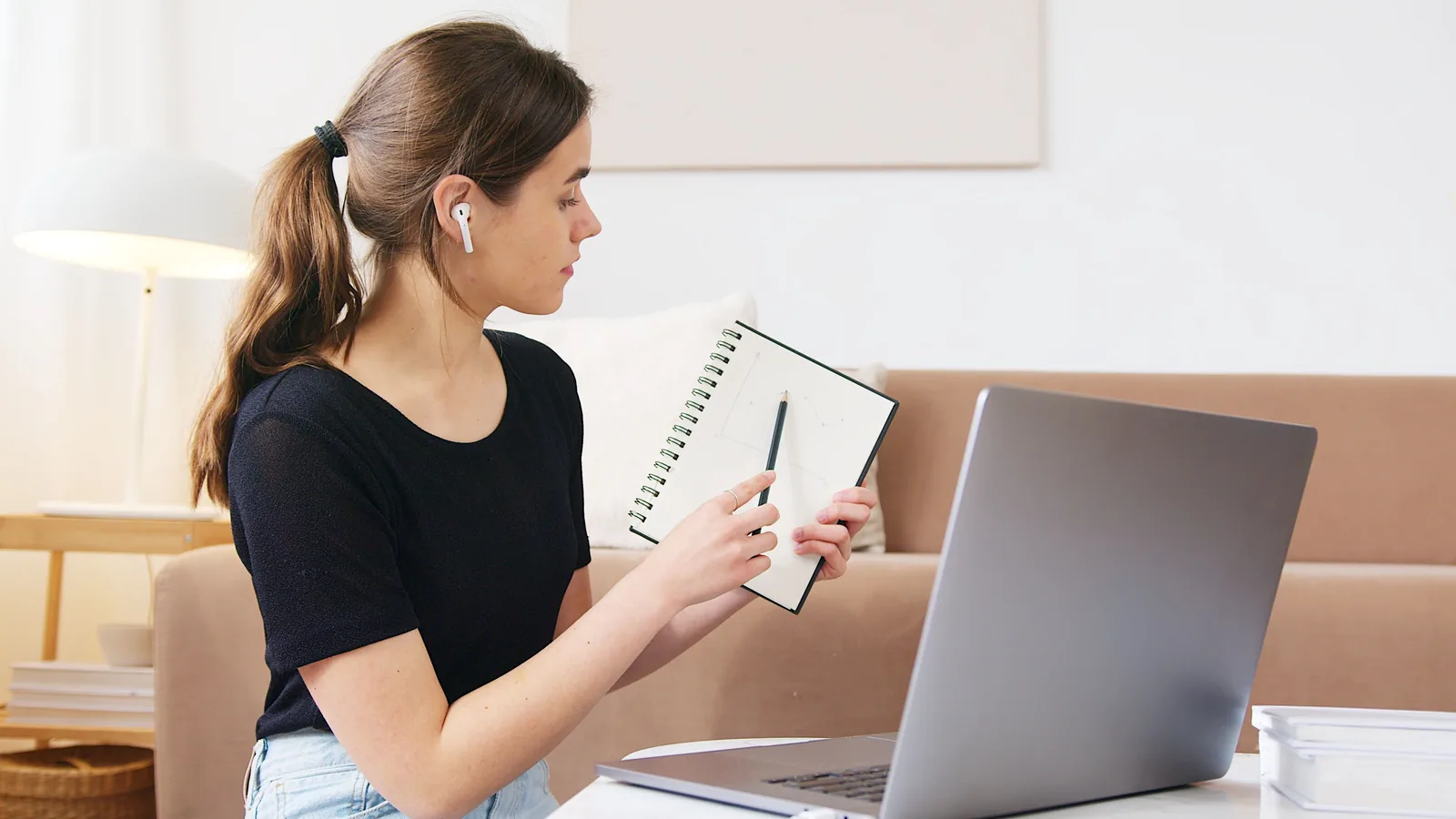Learner taking an online course